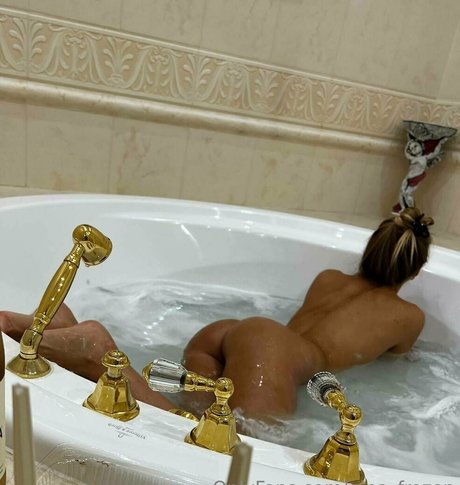 Gina Frozen model adult archive