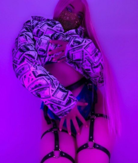 Nutellows pornstar nude pic