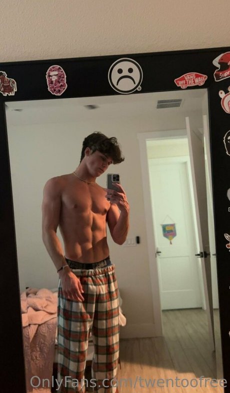 twentoofree best model archive