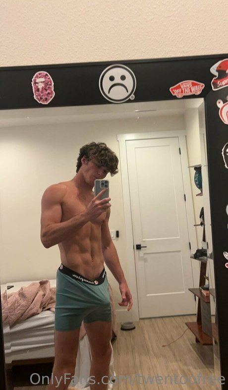 twentoofree star art pic