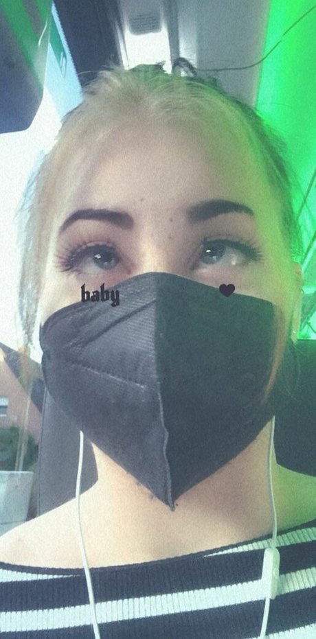 Emily Erdbeer pornstar sex pics