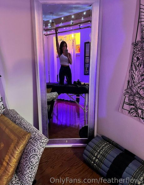 featherflows nudes actress picture