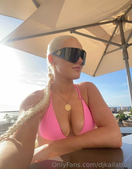 gloves onlyfans nice image