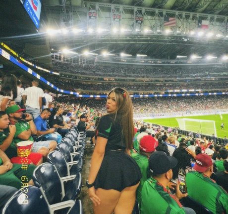 melymonique best actress pictures