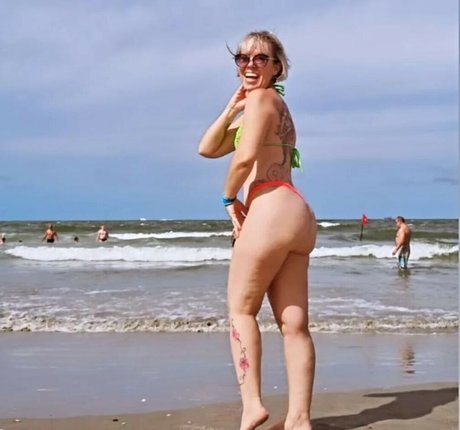 Vanessa Carazzo nude star img