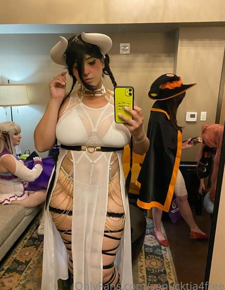 sonucktia4free adult actress pictures