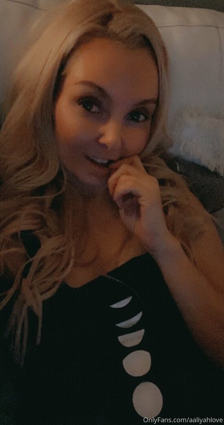 aaliyahlove model best pics