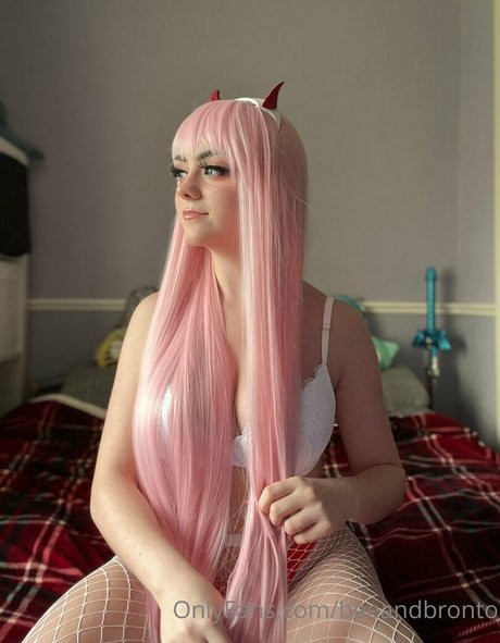 beeandbronto nude star picture