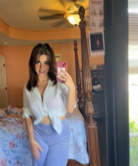 Haley Z high quality actress pic