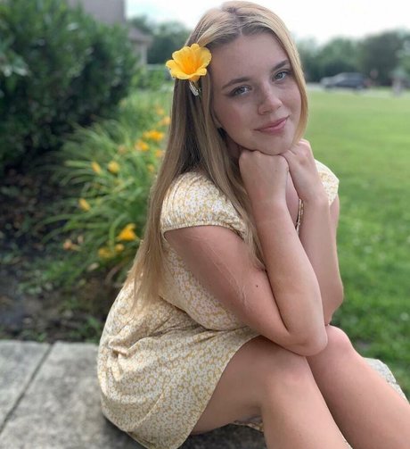 Haley Z pornstar nude archive