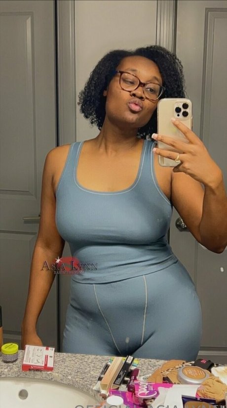 asialynnbby erotic pornstar photos