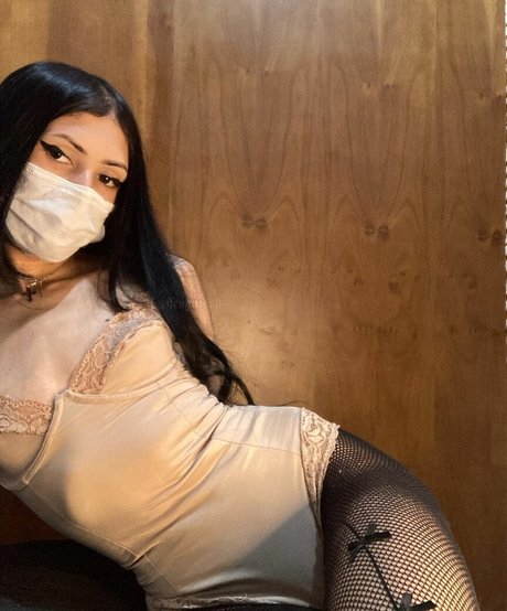 ffragiledoll naked actress pics