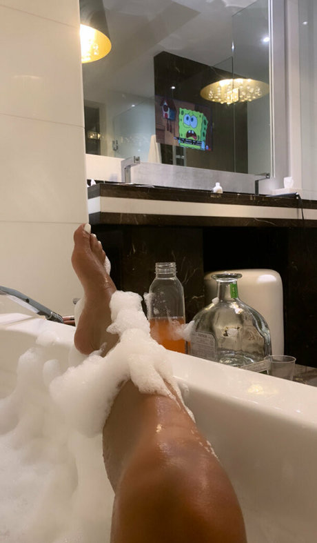 aliyahlust porn model picture