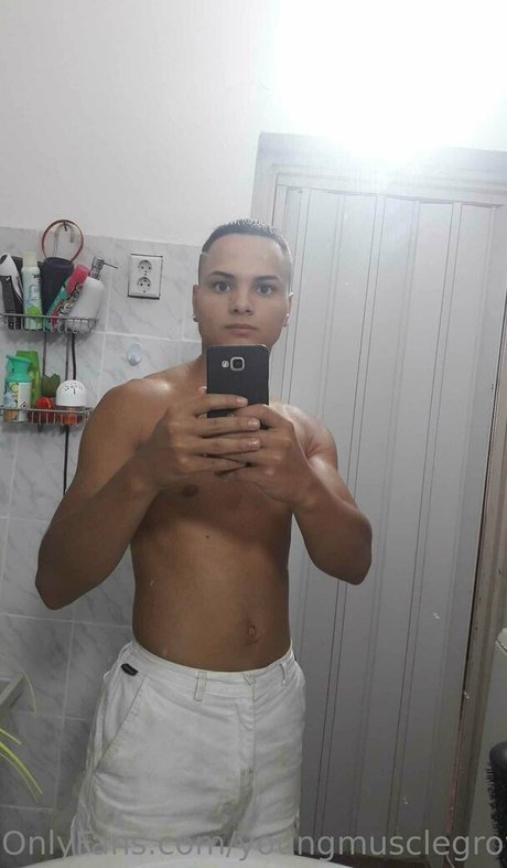 youngmusclegrowingboy exclusive star pictures