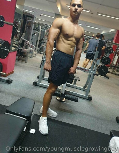 youngmusclegrowingboy sex actress pic