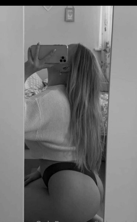 twogirlys top star image