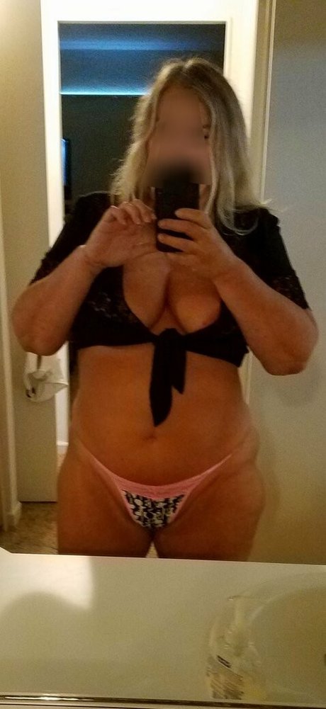 Summer Blonde16 model top img