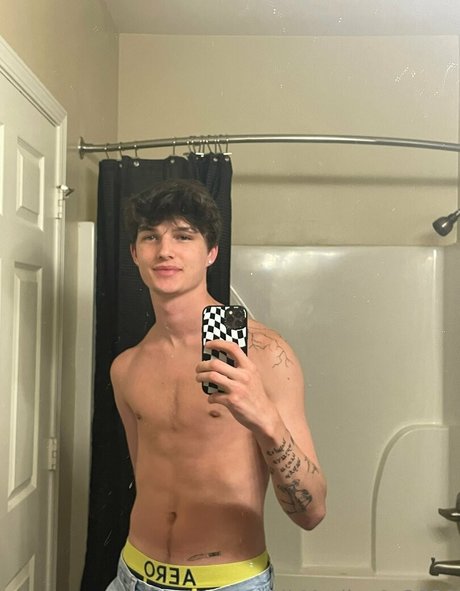 notgavinn art model photos