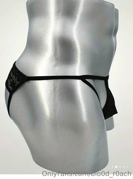 blo0d r0ach erotic actress archive