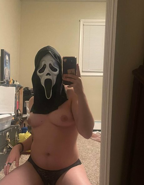 blo0d r0ach pornstar nude images