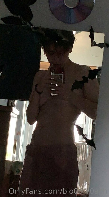 blo0d r0ach sex model pictures