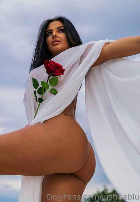 Justmebiu sexy actress gallery