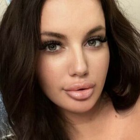 jenniferraefox pretty pornstar pic