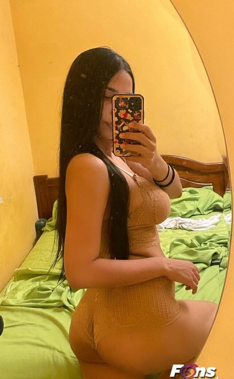 Kelly Espinoza model xxx picture