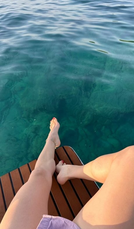 Merve Elmas sexy actress images