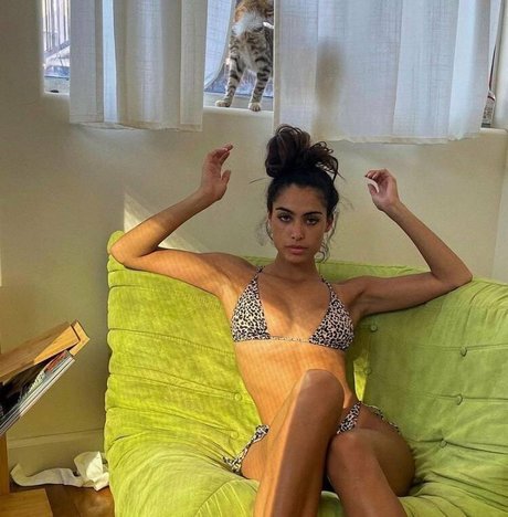 lanarhoads18 nude actress image