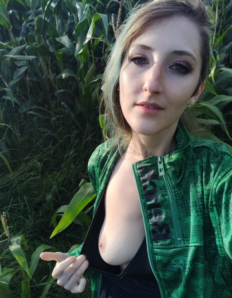 Yukeki adult model photos