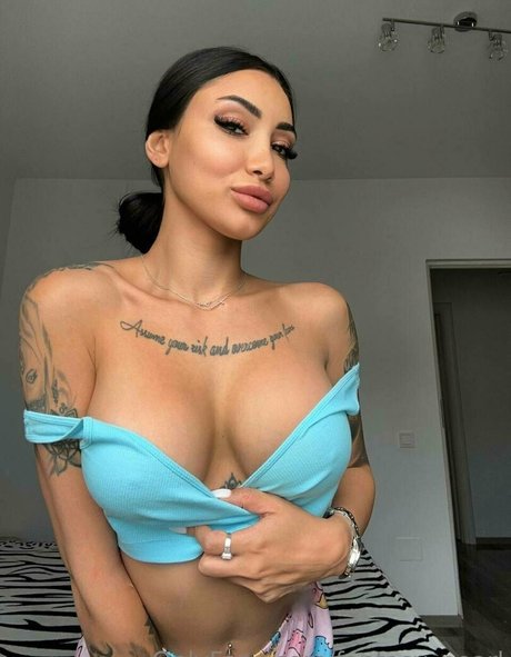 fantasy pearl beautiful actress pic