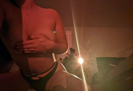 meganscottxo star top pic