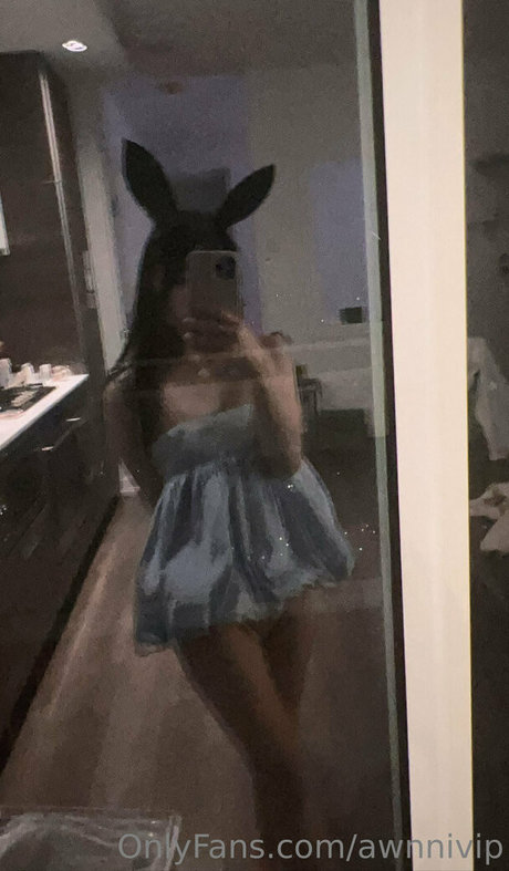 awnnivip sexy model pic