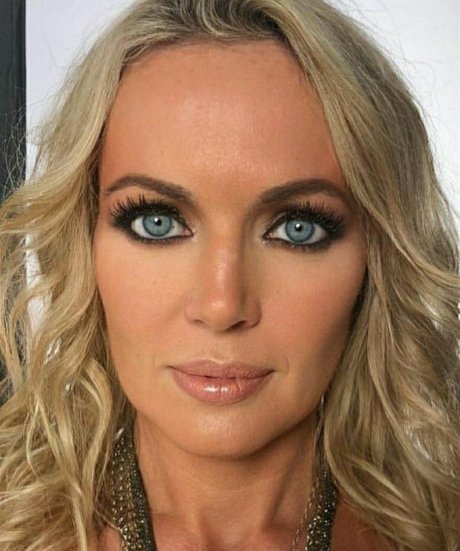 Isla Traquair star sexy photo