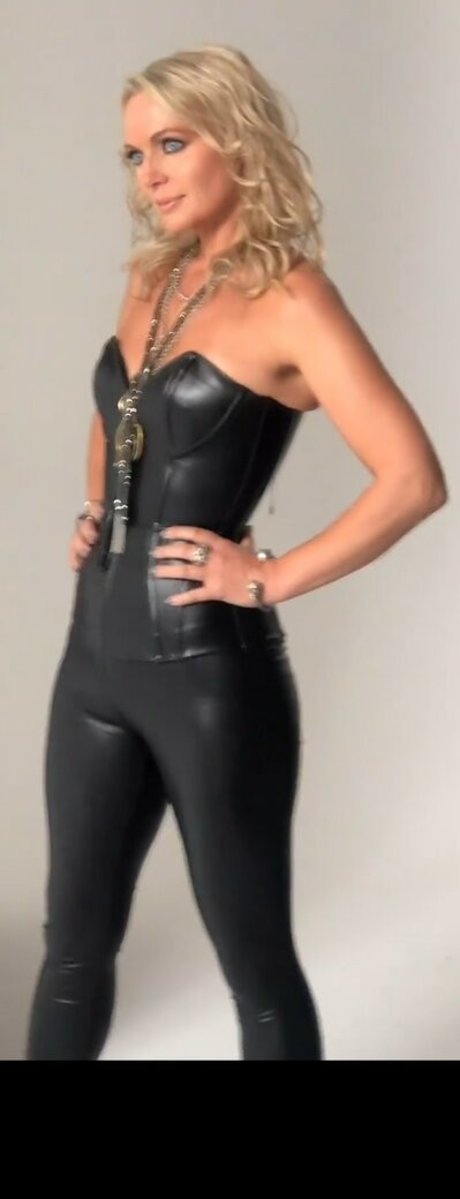 Isla Traquair model nice archive