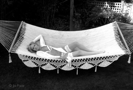 Isla Traquair model erotic galleries