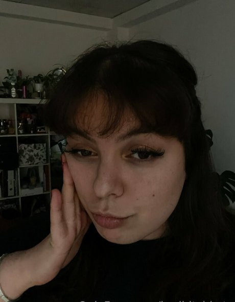 badbitchkaty pretty actress img