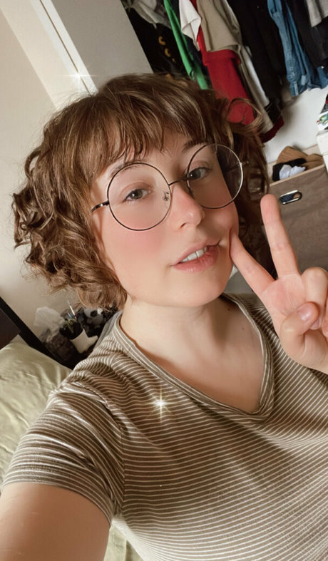 grrraves pornstar adult image