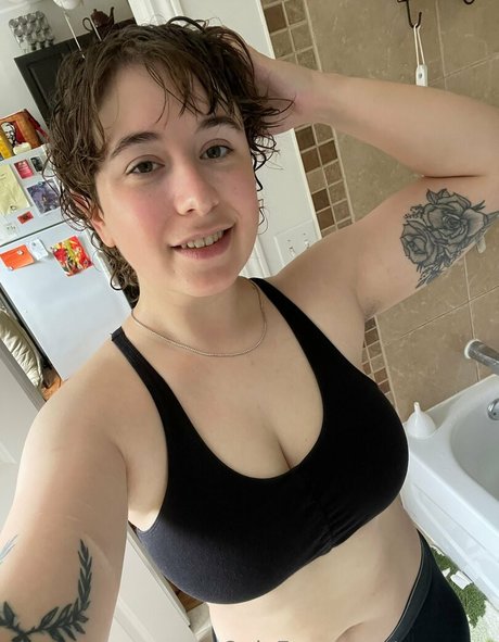 grrraves model erotic pictures