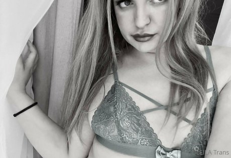 leilatrans pretty star photo