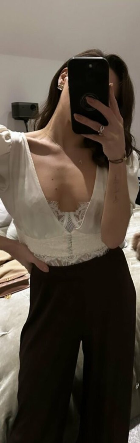 Faye Brookes model sexy img