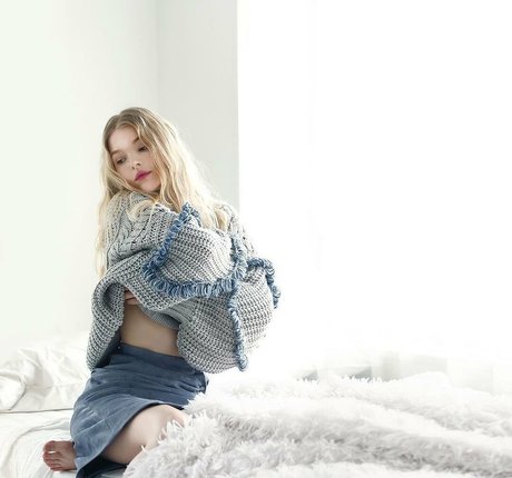 Lili Johansson pornstar top picture