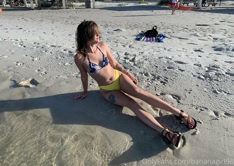 bananagirl98 hot pornstar image