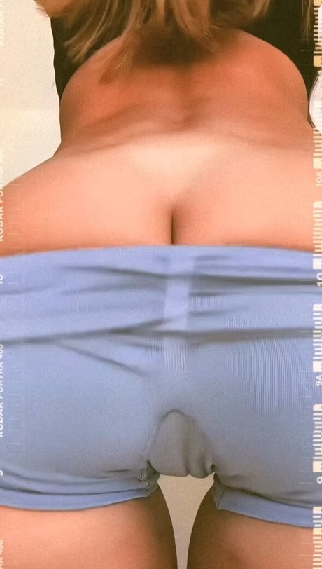 Bun Maska Chokri star exclusive pic