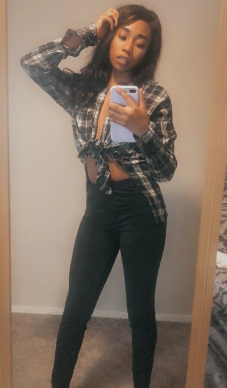 aprilraeee sex model images