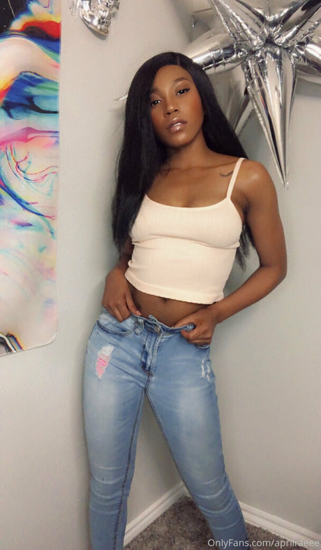 aprilraeee erotic actress pic