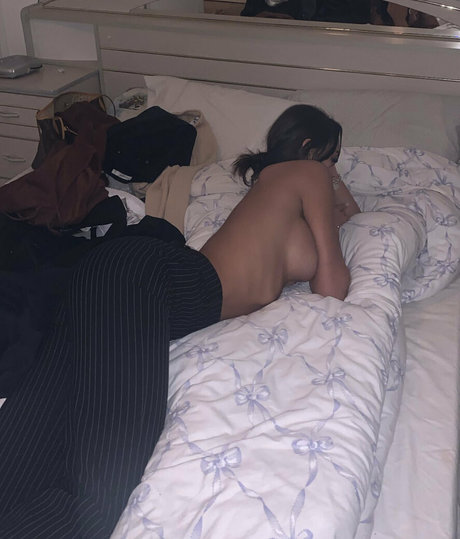 Sineeaadd beautiful actress image