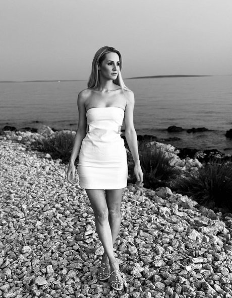 Melissa Naschenweng nudes model pictures