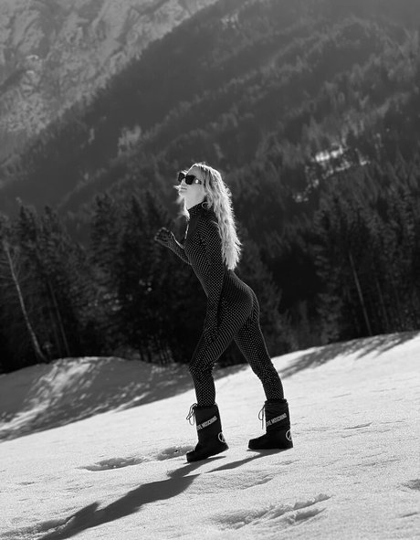 Melissa Naschenweng star sex galleries